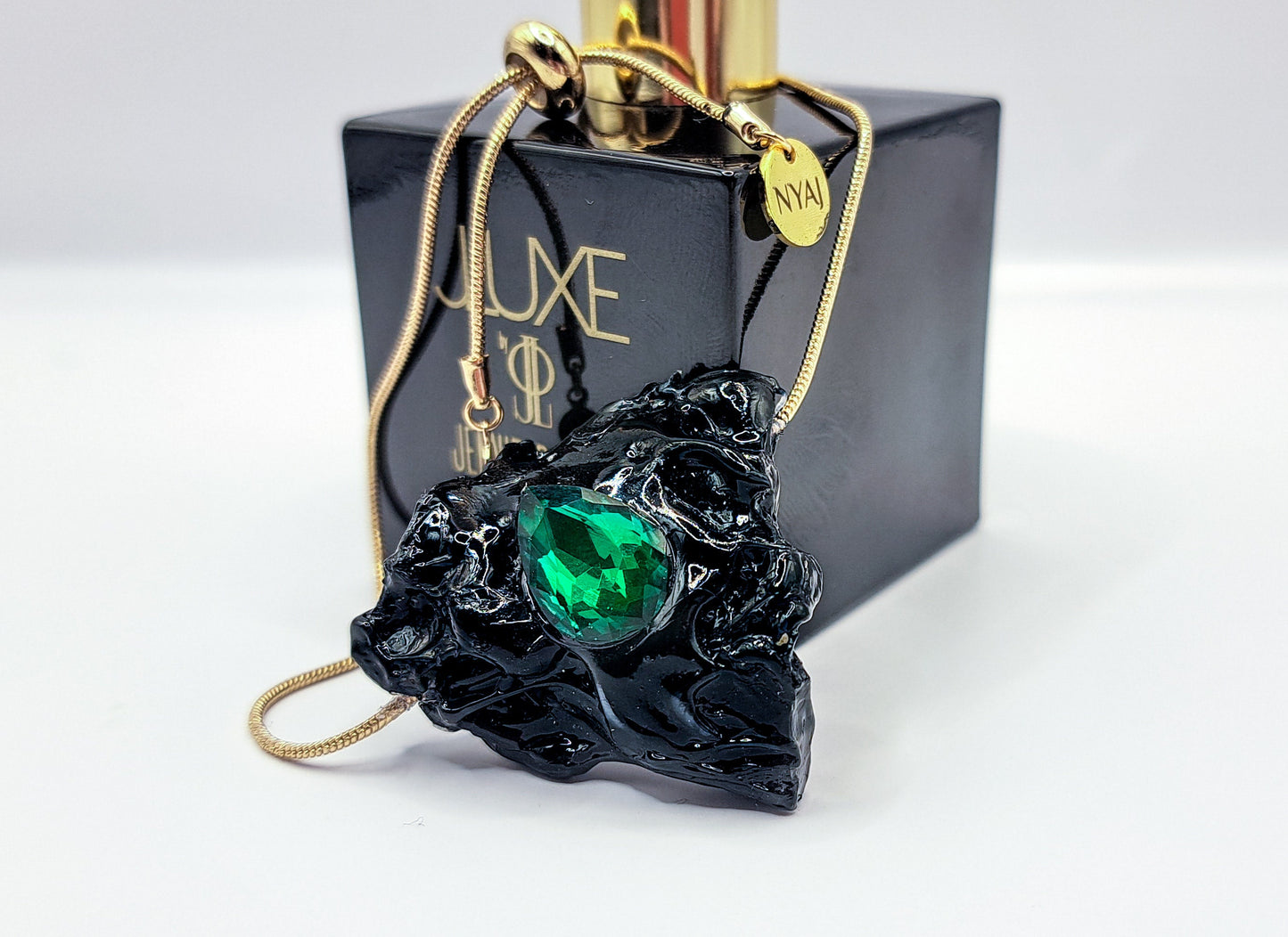 Sustainable Statement Bracelet "CAITLYN" Mystical Magic Emerald Golden Handmade Valentines Day Gift for her Gold Unique Eco Love