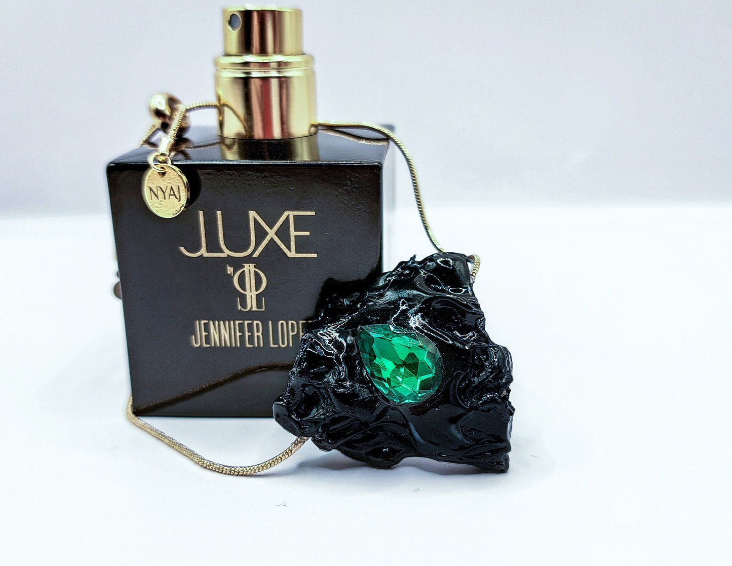 Sustainable Statement Bracelet "CAITLYN" Mystical Magic Emerald Golden Handmade Valentines Day Gift for her Gold Unique Eco Love